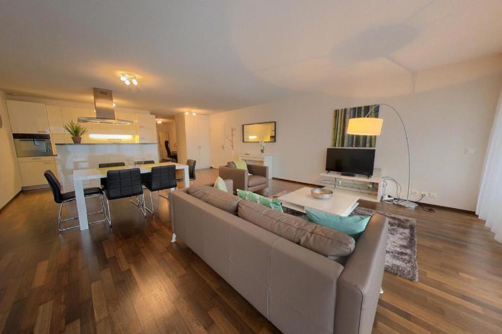 Relax And Recharge By The Lake! Modern Morges Apartments, Ap26 Luaran gambar