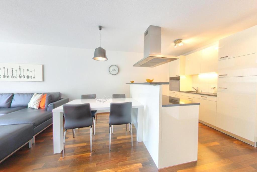 Relax And Recharge By The Lake! Modern Morges Apartments, Ap26 Luaran gambar